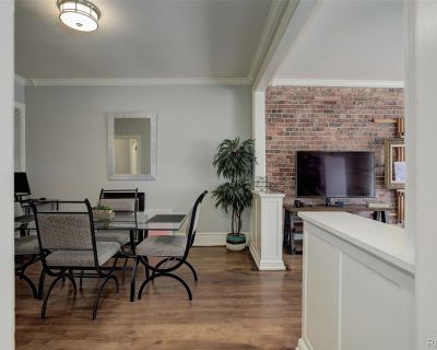 2 Bedroom 1BA 910 ft Condo For Sale in Denver, CO
