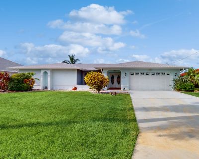 3 Bedroom 2BA Pet-Friendly House Vacation Rental in Sun & Smiles, Cape Coral, FL