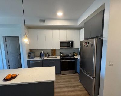 Total rooms: 2. Deposit: $1,500.00 * Utilities included?: Some. References are not required. No preference. Non-smoking. Not for couples. Furnishings: Unfurnished * Parking: No * Garage: No * Yard/patio: No * Balcony/roof terrace: Yes * Disabled access: No * Living room: shared * Broadband included: Yes. Availability Available Now Minimum term 3 months Maximum term 12 months Short rentals consi...