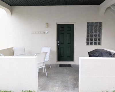 2 Bedroom 2BA 885 ft Apartment For Rent in South Padre Island, TX