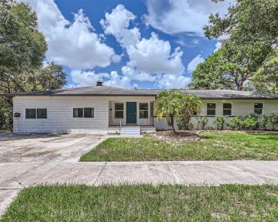 5 Bedroom 4BA 2802 ft Multi-Family For Sale in Saint Petersburg, FL