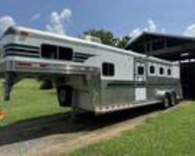 2000 4 Star Horse Trailer 4 horses