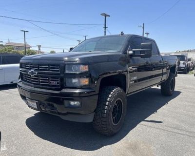 2015 Chevrolet Silverado 1500 Crew Cab LTZ Pickup 4D 5 3/4 ft