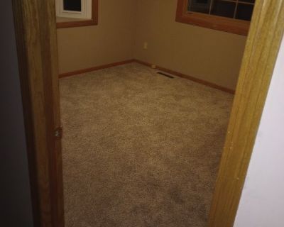 Andrew (Has a House). Room in the 1 Bedroom 1BA Pet-Friendly House For Rent in Buffalo, MN