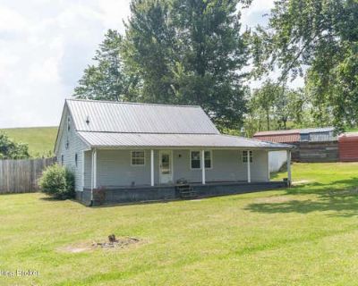 4 Bedroom 1BA 1344 ft Single Family Home For Sale in WELLINGTON, KY
