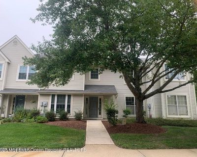 3 Bedroom 2BA 1576 ft Condo For Sale in Howell, NJ
