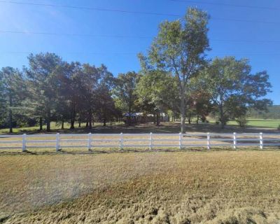 2 Bedroom 1BA 1685 ft Pet-Friendly Apartment For Rent in Cleburne County, AR