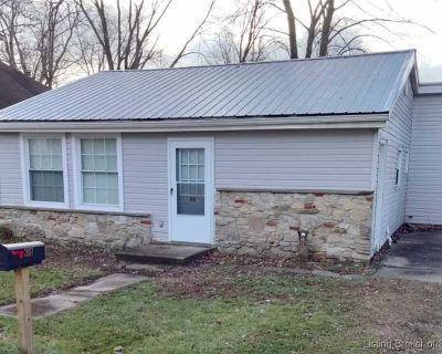 3 Bedroom 2BA 1408 ft Single Family House For Sale in Pekin, IN