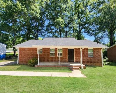 3 Bedroom 2BA 1204 ft House For Rent in Monroe, GA