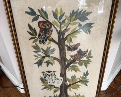 KARTON ESTATE SALES. Grandma Core Decor