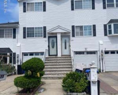 3 Bedroom 2BA 2016 ft Single Family Home For Sale in STATEN ISLAND, NY