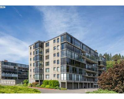 2 Bedroom 2BA 1588 ft Condominium For Sale in VANCOUVER, WA