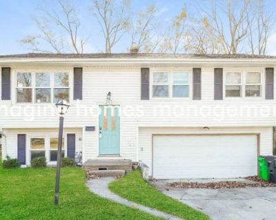 3 Bedroom 2BA 1606 ft Pet-Friendly Apartment For Rent in Berea, OH