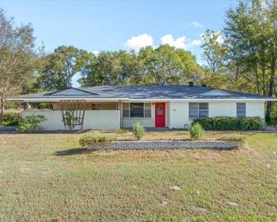 3 Bedroom 1BA 1276 ft Single Family Home For Sale in EMORY, TX