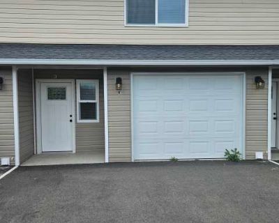 3 Bedroom 2.5BA 1500 ft Pet-Friendly Apartment For Rent in Lewis County, WA