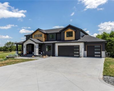 5 Bedroom 3BA 4727 ft Single Family House For Sale in Grain Valley, MO