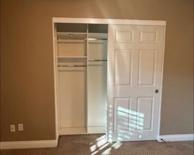 Unfurnished Room for Rent - Tropical Vibes, Quite Cul De Sac