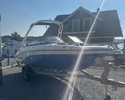 2024 Yamaha AR195 Where Power and Precision Unite on the Water Searching for a blend of power, style, and family-friendly adventure? The 2024 Yamaha AR195 is the perfect choice. This 19-foot jet boat is crafted for thrill-seekers and water sports enthusiasts, offering supercharged performance, premium features, and Yamaha's renowned reliability all at an exceptional value. Why Opt for the AR195...