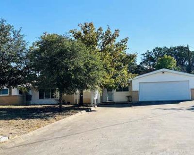 3 Bedroom 2BA 2048 ft Single Family Home For Sale in KERRVILLE, TX