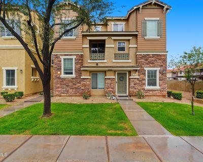 3 Bedroom 3BA 1572 ft Townhouse For Sale in Gilbert, AZ