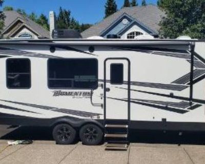 2021 Grand Design Momentum 21G