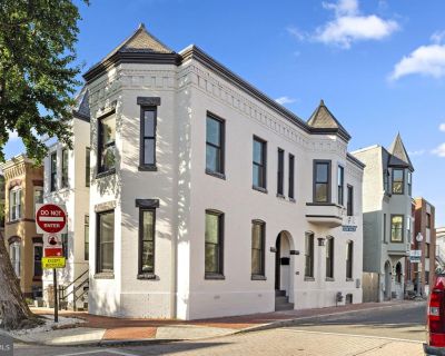 4 Bedroom 3BA 1800 ft Townhouse For Sale in Washington, DC