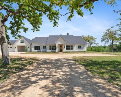 4 - 5 Bedroom 5BA 4332 ft Country Homes/Acreage For Sale in Bellville, TX