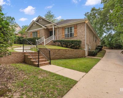 4 Bedroom 2BA 2685 ft Single Family House For Sale in Daphne, AL