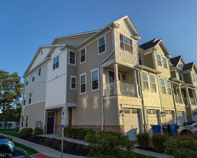 4 Bedroom 2BA 2100 ft Townhouse For Rent in Dunellen Boro, NJ