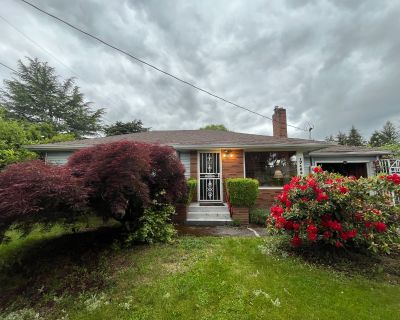 3 Bedroom 1BA 1452 ft Pet-Friendly House For Rent in Portland, OR