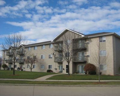 2 Bedroom 1BA 840 ft Pet-Friendly Apartment For Rent in Menasha, WI