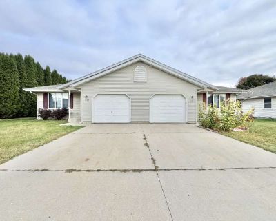 3 Bedroom 1.5BA 1200 ft Pet-Friendly Apartment For Rent in Milton, WI