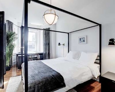 Private room with shared bathroom in an apartment, Washington, DC 20003