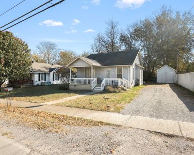 2 Bedroom 1BA 918 ft Single Family House For Sale in Shelbyville, TN