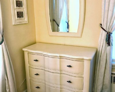Dresser w/matching mirror