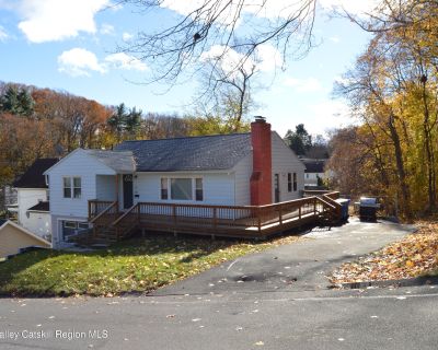 3 Bedroom 1BA 1580 ft Single Family Home For Sale in Kingston, NY