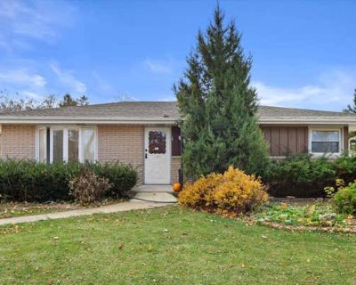3 Bedroom 2BA 1081 ft Single Family Home For Sale in MILWAUKEE, WI
