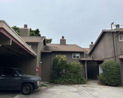 125 Sea Ridge Ct Apt A. Aptos/Seacliff 1 bedroom 1 bathroom townhouse style unit with fireplace and fenced backyard/patio. Onsite laundry and parking. Great location, walk to Seacliff State Beach and shopping.. 1 Bedroom. 1 Bathroom. 750 ft