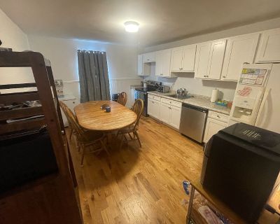 3 Bedroom 1BA 1000 ft Pet-Friendly Apartment For Rent in Torrington, CT