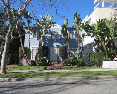 1 Bedroom 1BA 900 ft Condo For Rent in Beverly Hills, CA
