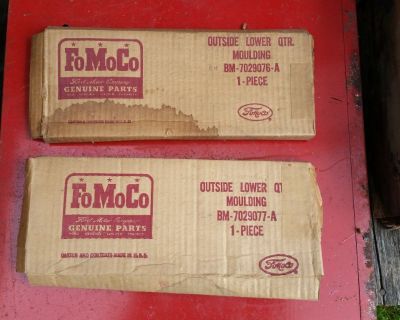 1954 Ford Customline Crestline Victoria Sunliner NOS QUARTER PANEL MOULDING PAIR