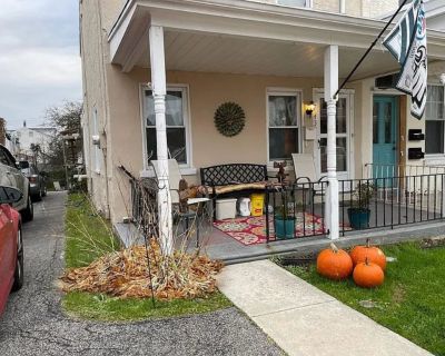 3 beds  1.5 baths 1,460 sqft