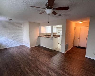 2 Bedroom 1BA 792 ft² Condo For Rent in Houston, Texas