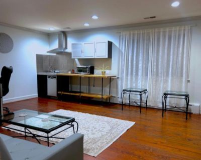 1 Bedroom 1BA House For Rent in Vienna, VA