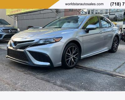 2021 Toyota Camry SE Sedan 4D