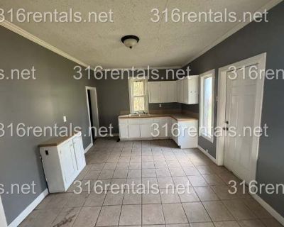 2 Bedroom 1BA 1200 ft Apartment For Rent in Newton, KS