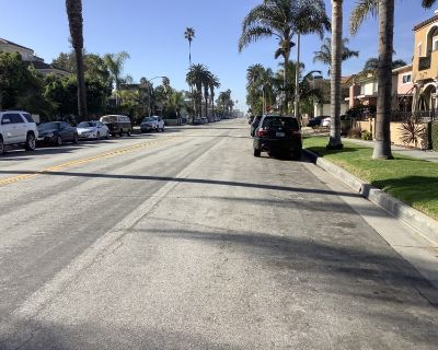 Total rooms: 4. Deposit (Room 1): $650.00 * Deposit (Room 2): $650.00 * Utilities included?: Yes * Fees apply?: No. References required. Males preferred. Non-smoking. Not for couples. Age preference: 21 - 35. Furnishings: Furnished * Parking: No * Garage: No * Yard/patio: No * Balcony/roof terrace: No * Disabled access: No * Living room: No * Broadband included: Yes. Availability Available Now ...