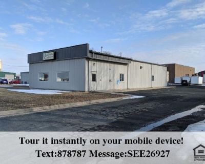 Nice, clean, commercial building in Belle Plaine!