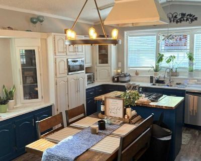 2 Bedroom 2BA 1280 ft Mobile Home For Sale in Aurora, CO