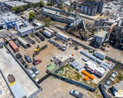 Commercial Property For Sale in Santa Ana, CA
